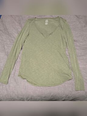 aerie Olive Green V-Neck Long Sleeve Tee